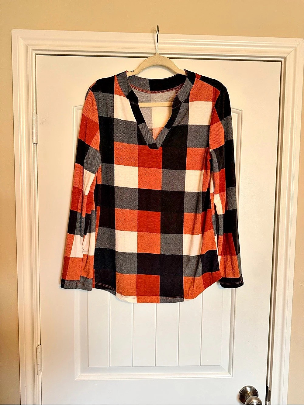 Dear Lover Women’s Medium Orange Black Plaid Long Sleeve V-Neck Fall Top